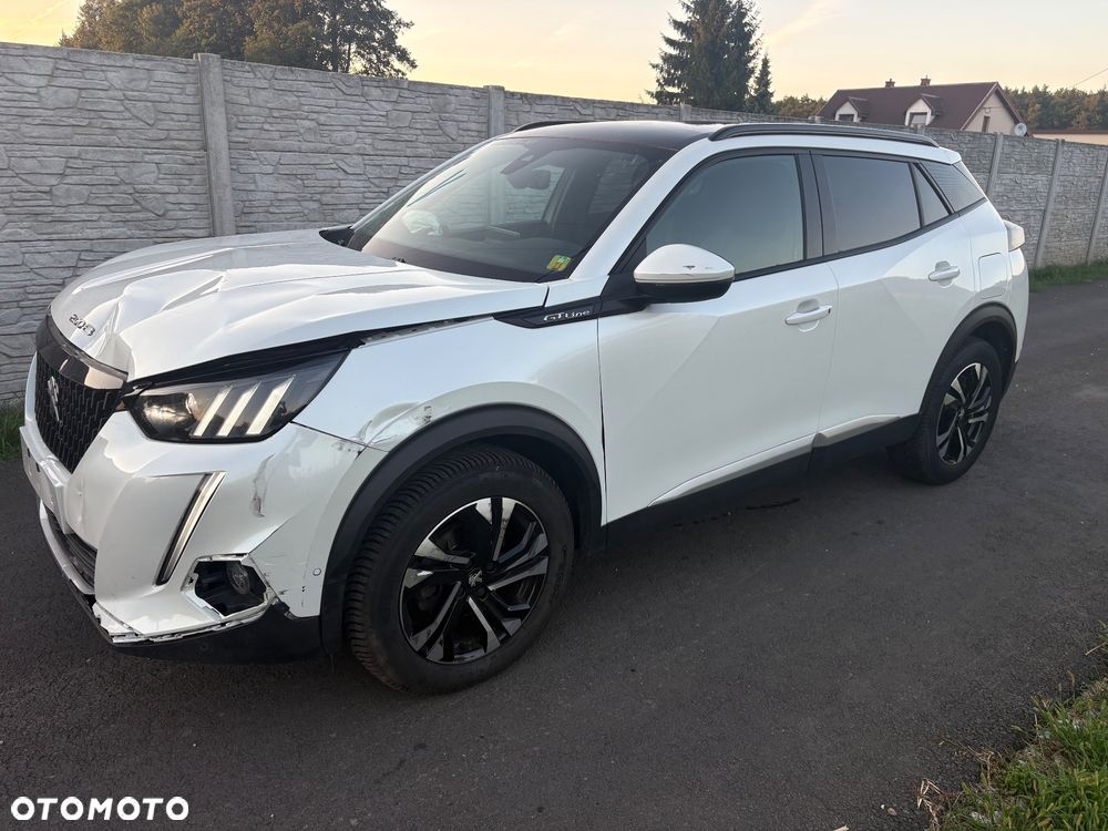 Peugeot 2008 PureTech 130 EAT8 GT - 1