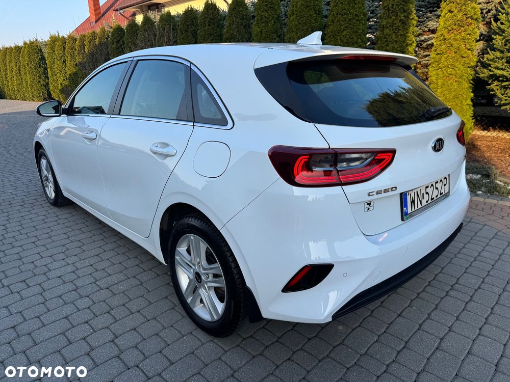 Kia Ceed 1.6 CRDi mHEV M - 20