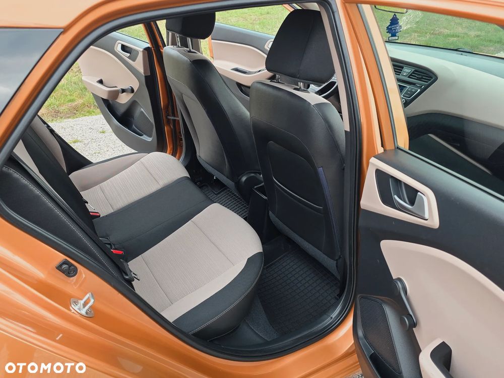 Hyundai i20 blue 1.2 Classic - 17