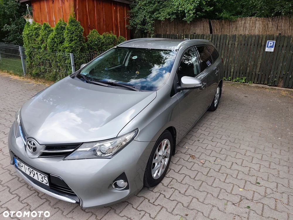 Toyota Auris 2.0 D-4D Premium - 1
