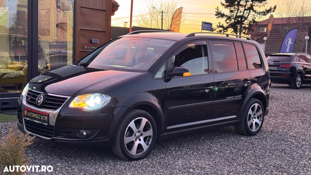 Volkswagen Touran 2.0 TDI DPF DSG Cross - 5