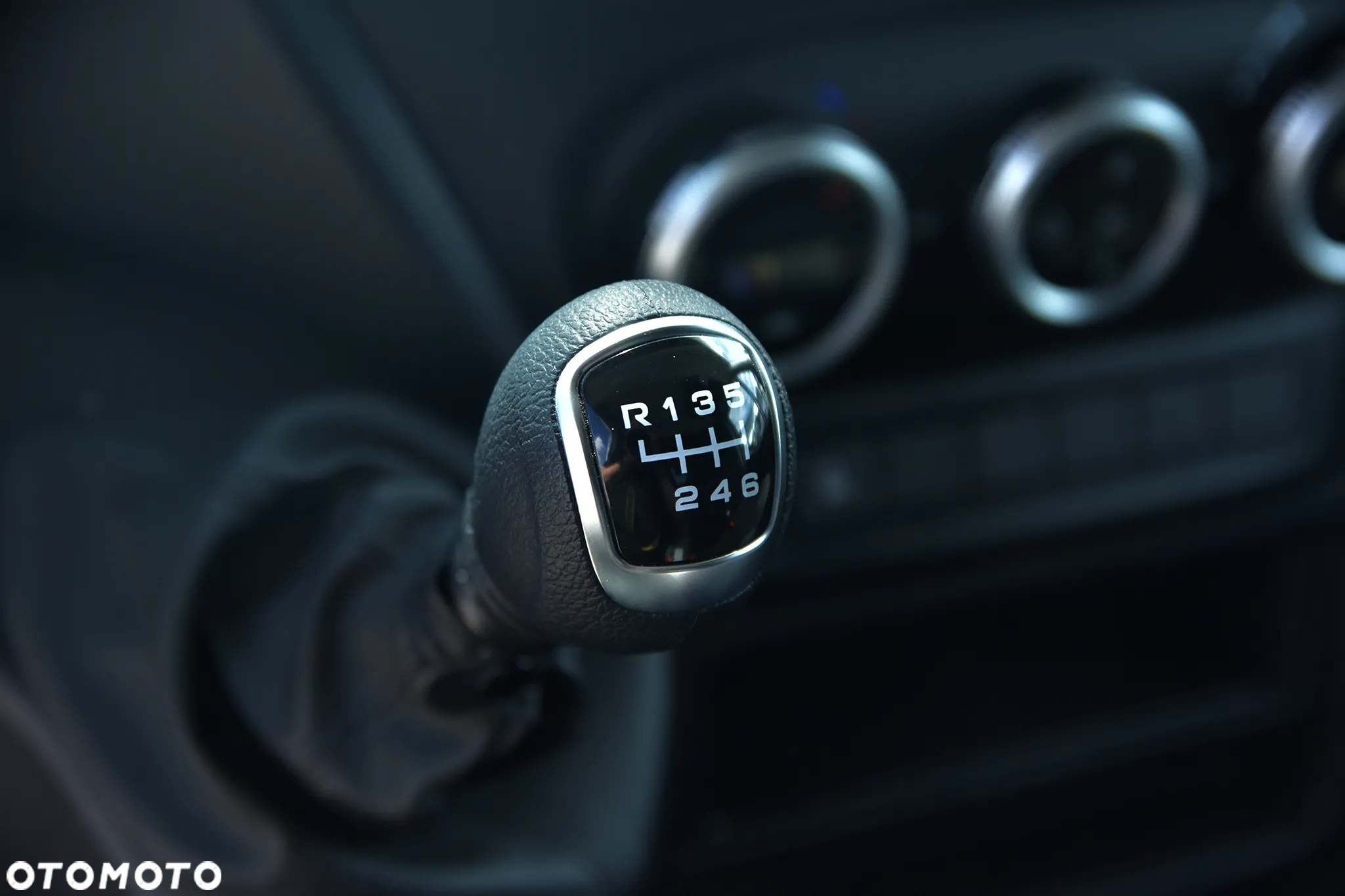 Iveco Daily zabudowa 10EP międzynarodowa kabina sypialna - 14