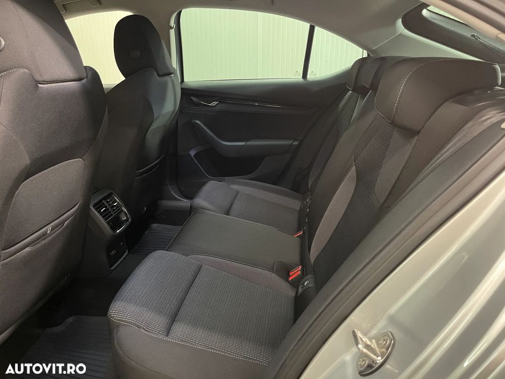 Skoda Octavia 1.5 TSI Ambition - 11