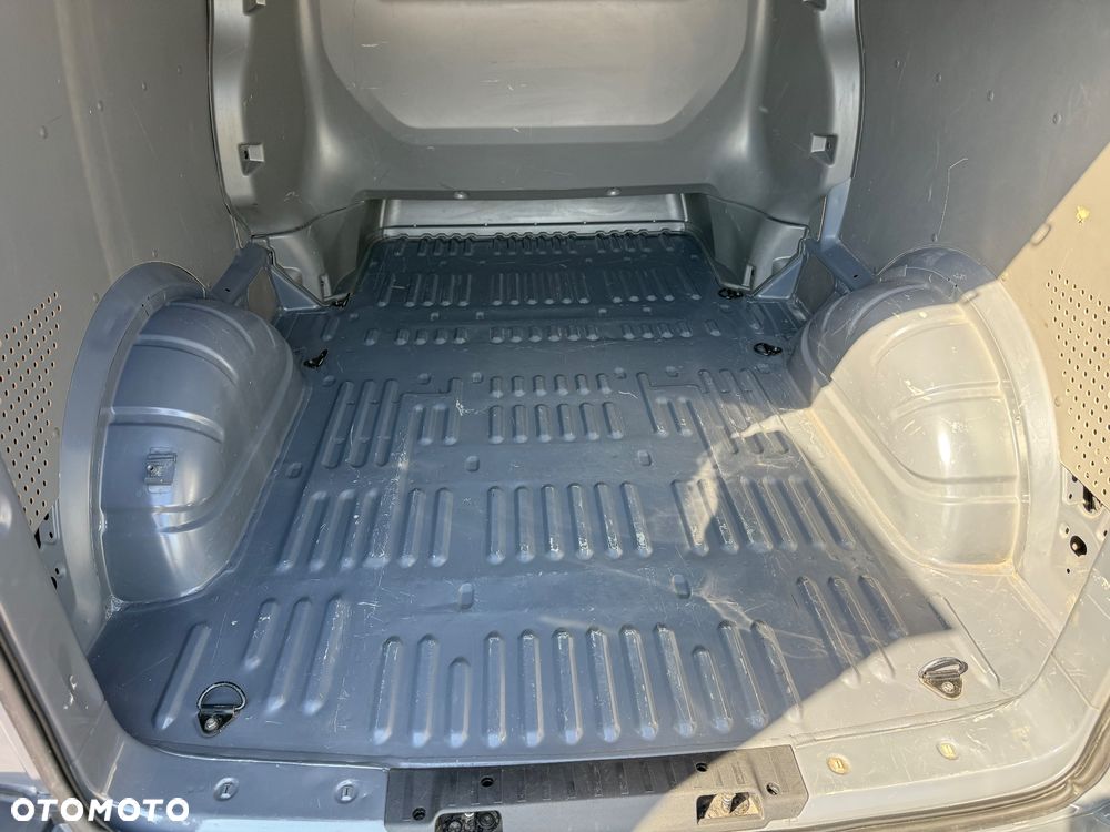 Volkswagen Transporter - 23