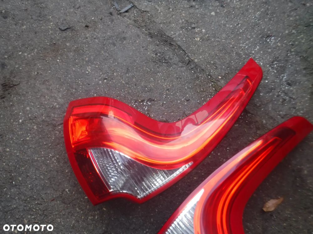 Volvo XC60 I  lampa tyl led prawa lewa stan bdb - 2