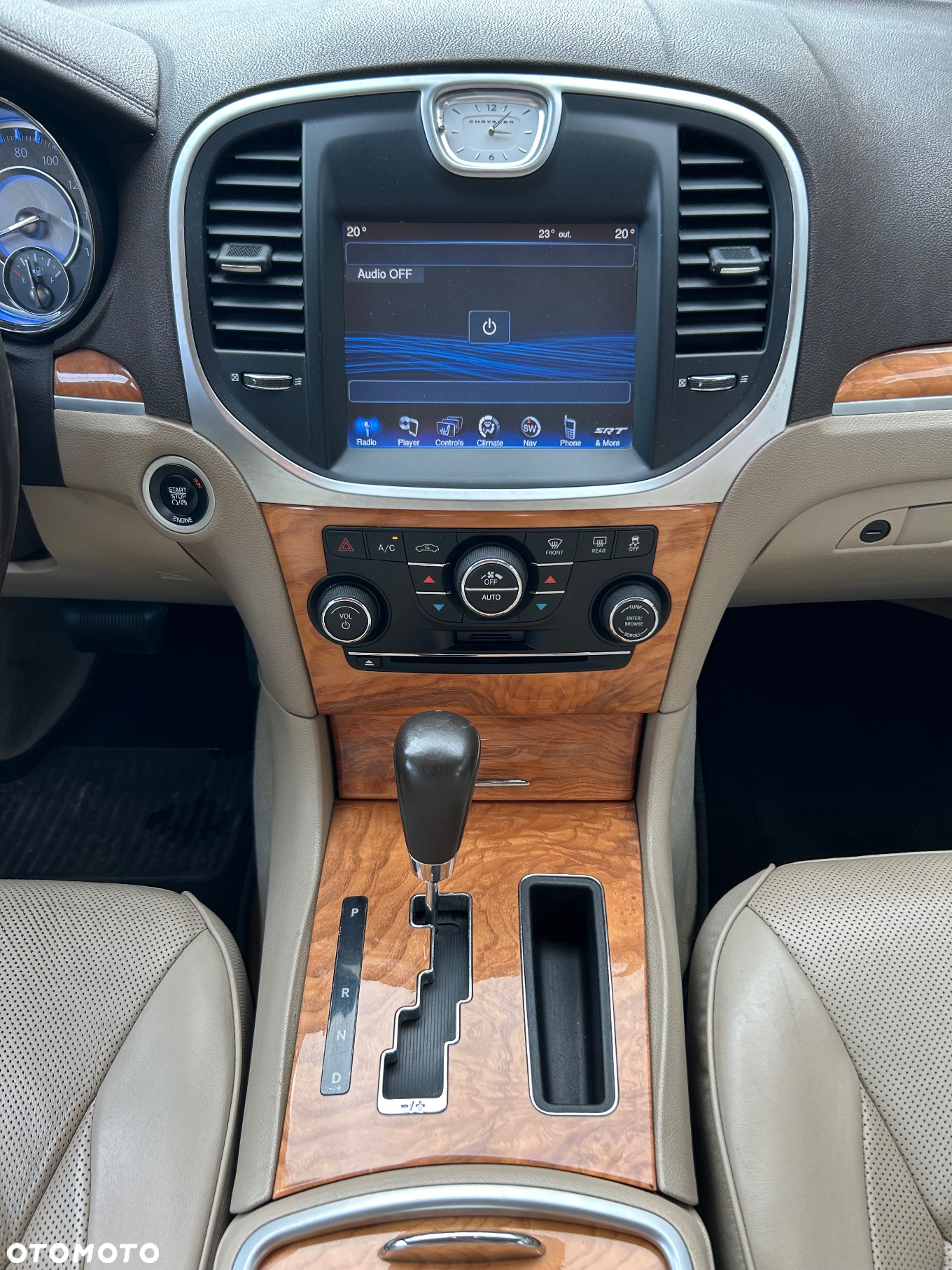 Chrysler 300C - 26