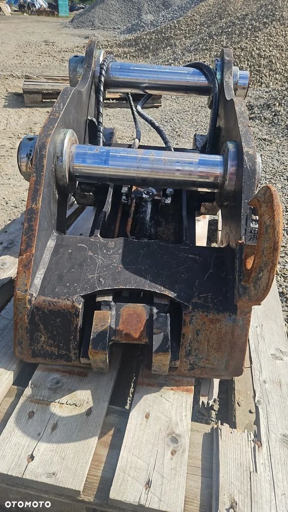 Szybkozłącze hydrauliczne Volvo S1 B20 do koparki koparka - 2