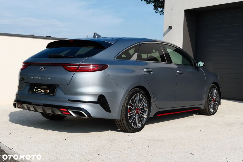 Kia ProCeed 1.6 T-GDI GT DCT - 13
