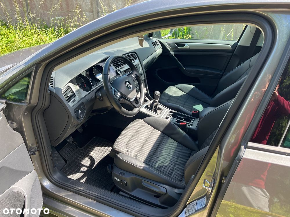Volkswagen Golf - 8
