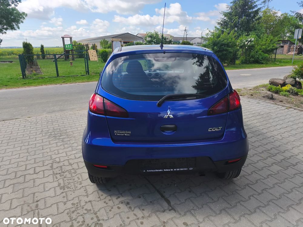 Mitsubishi Colt - 4