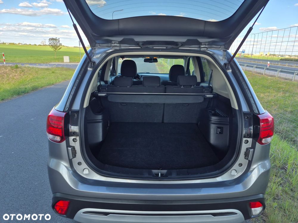 Mitsubishi Outlander - 10