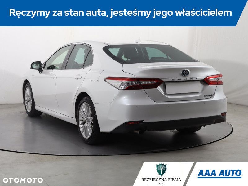 Toyota Camry - 6