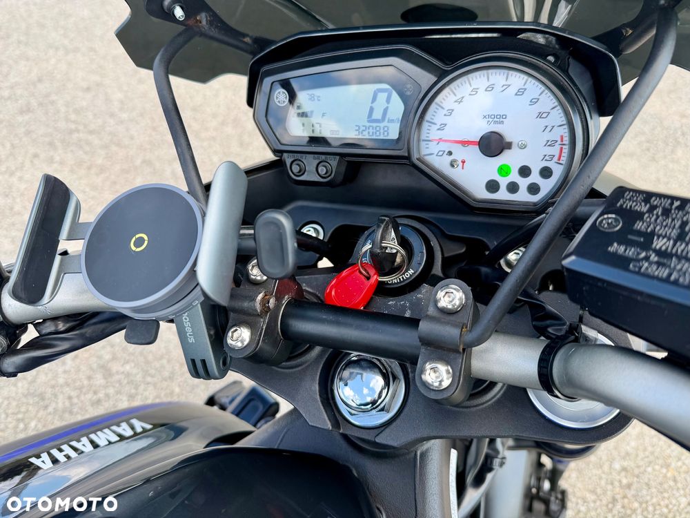Yamaha FZ8 - 17