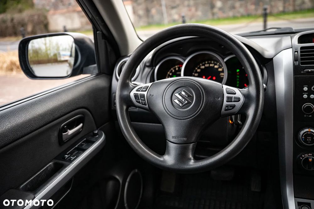 Suzuki Grand Vitara 2.0 Automatik Comfort + - 25