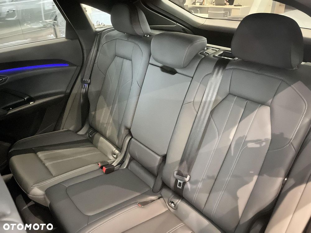 Audi Q5 Sportback - 11