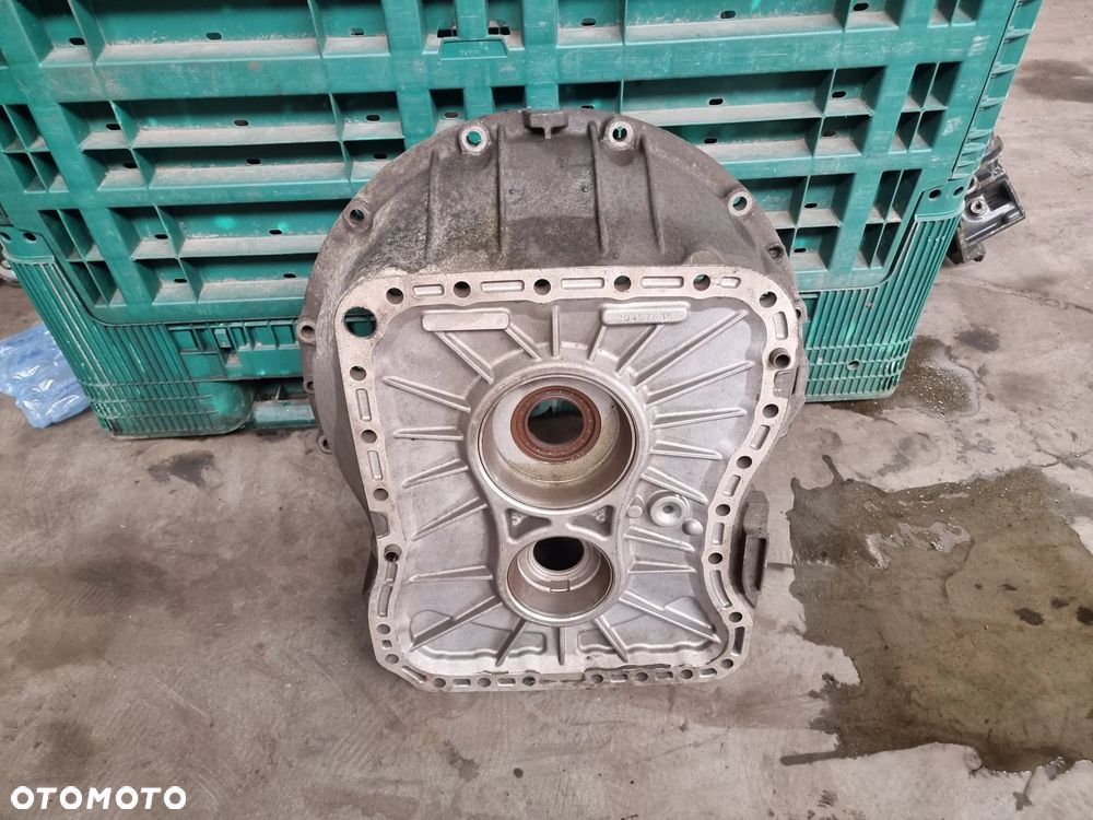 OBUDOWA SPRZĘGŁA 20497836 VOLVO FH - 2