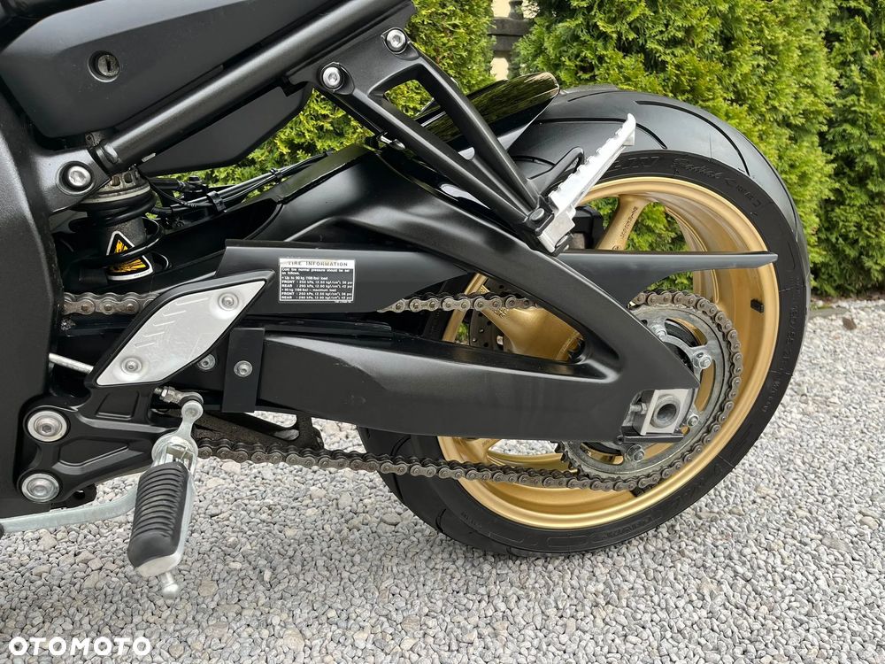 Yamaha FZ8 - 14