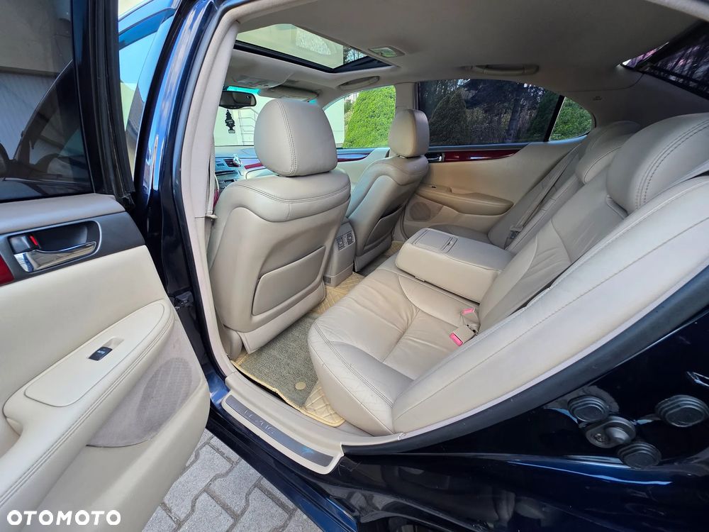 Lexus ES - 8