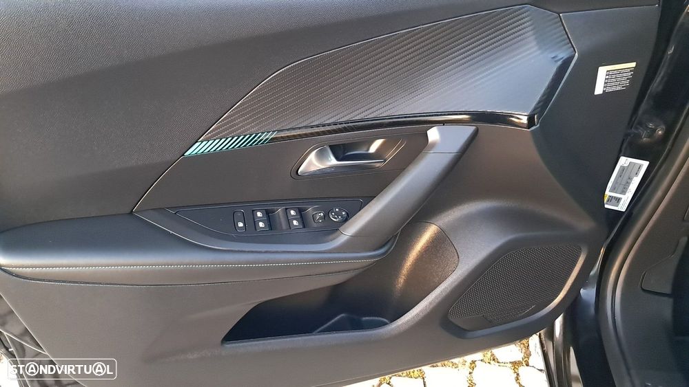 Peugeot 2008 1.2 PureTech Allure Pack - 19