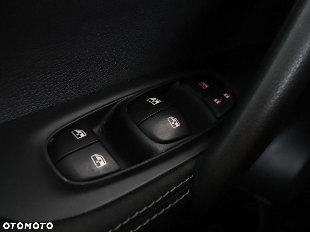 Nissan Qashqai 1.6 DIG-T N-Connecta - 36