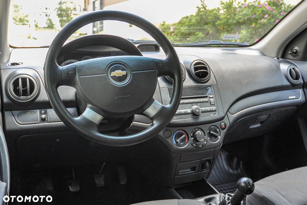 Chevrolet Aveo - 9
