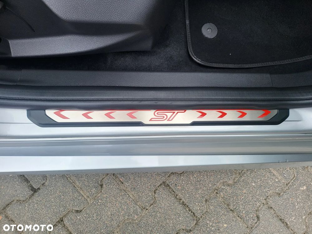 Ford Focus 2.0 TDCi ST-2 - 16