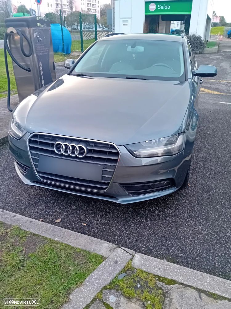Audi A4 Avant 2.0 TDI Exclusive - 2