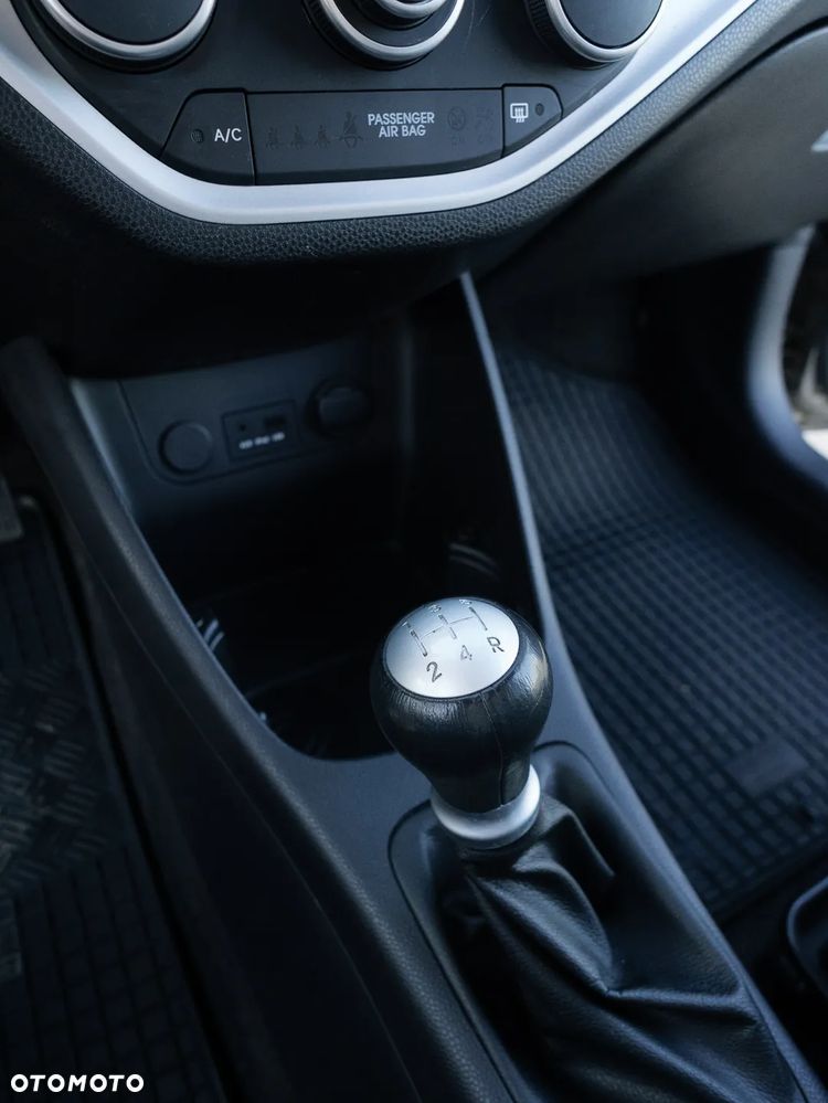 Kia Picanto 1.2 L - 24