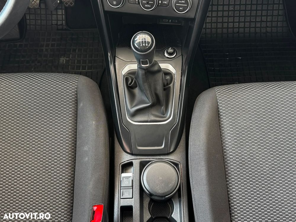 Volkswagen T-Roc 1.0 TSI Design - 19