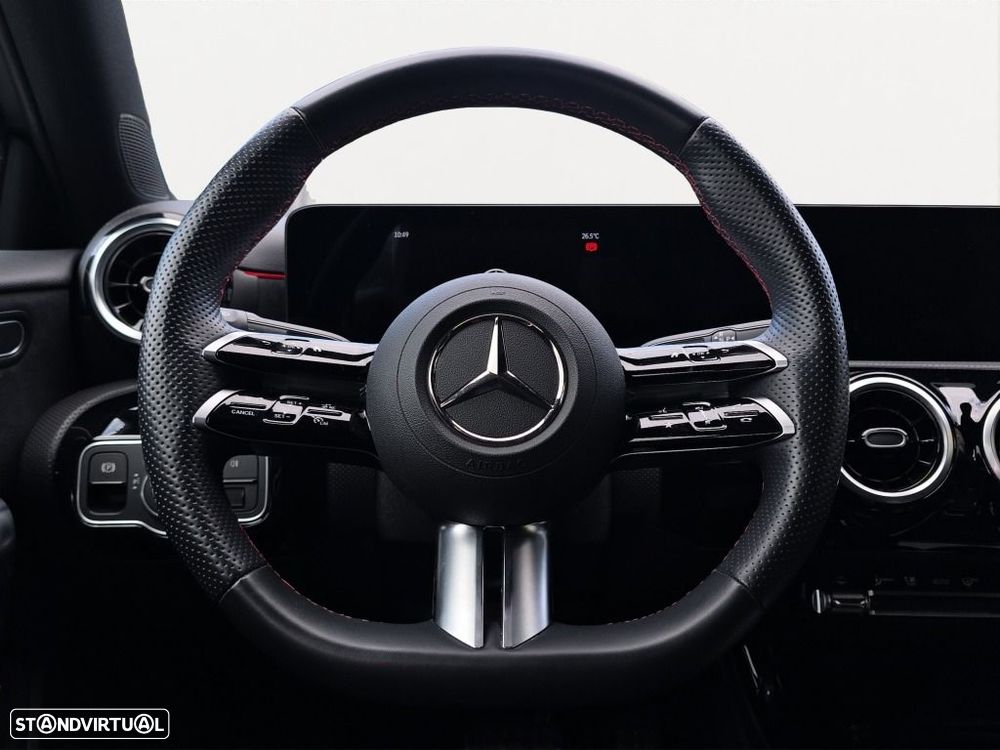 Mercedes-Benz A 250 — fotografia 10