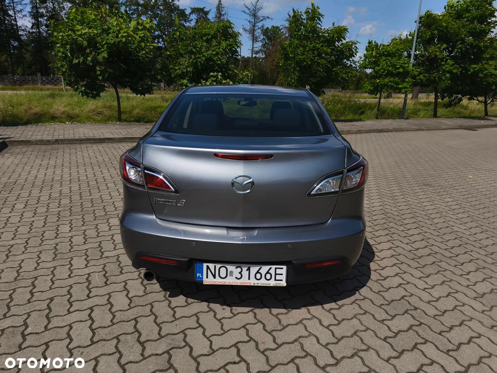 Mazda 3 2.0 Exclusive + - 6