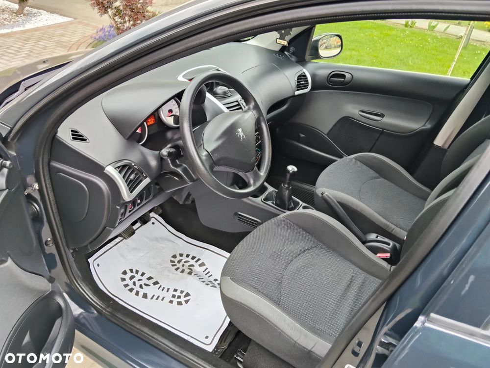 Peugeot 206 plus 75 - 16