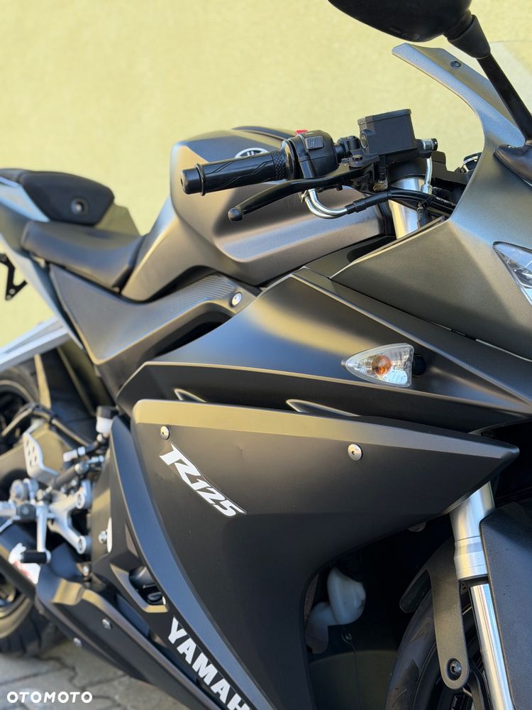 Yamaha YZF - 4