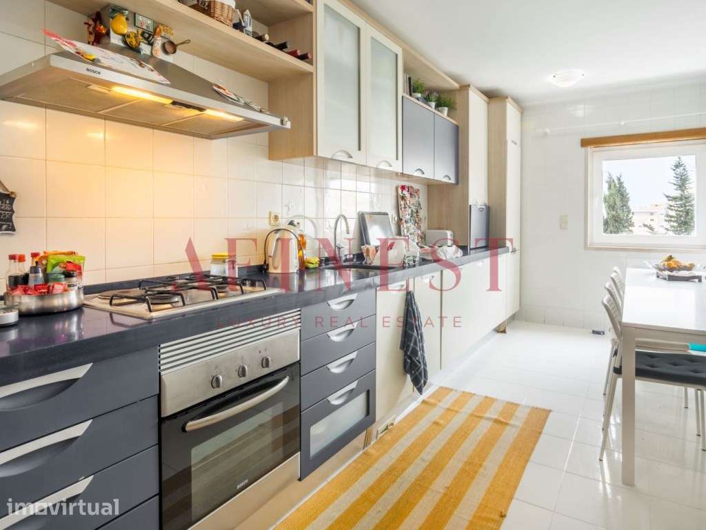 APARTAMENTO T3 NOS JARDINS DA PAREDE VOLTADO AO MAR E JARDIM - Grande imagem: 3/22