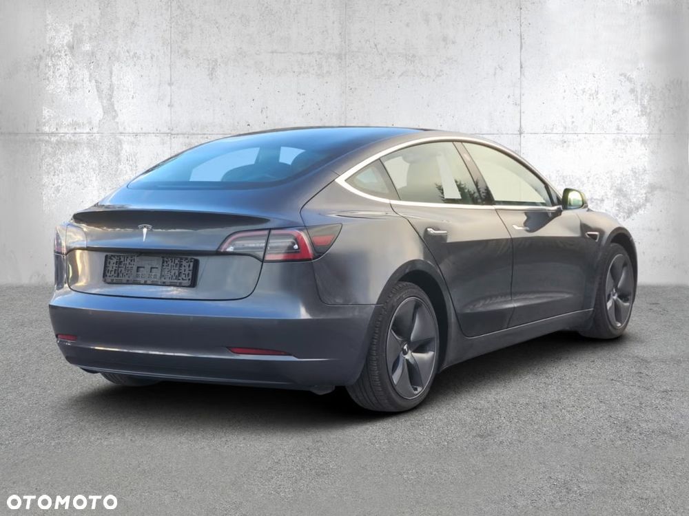 Tesla Model 3 - 2