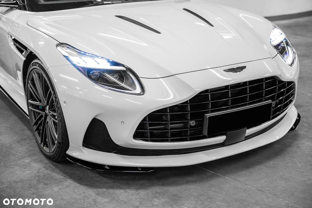 Aston Martin DB12 - 7