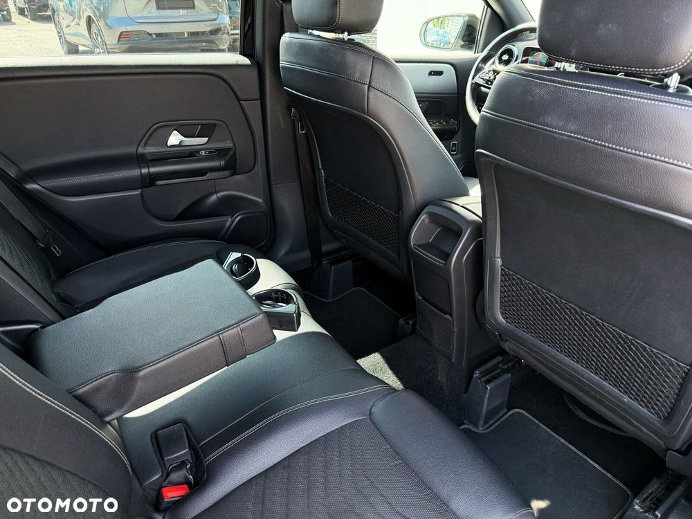 Mercedes-Benz Klasa B 180 d Style 7G-DCT - 27
