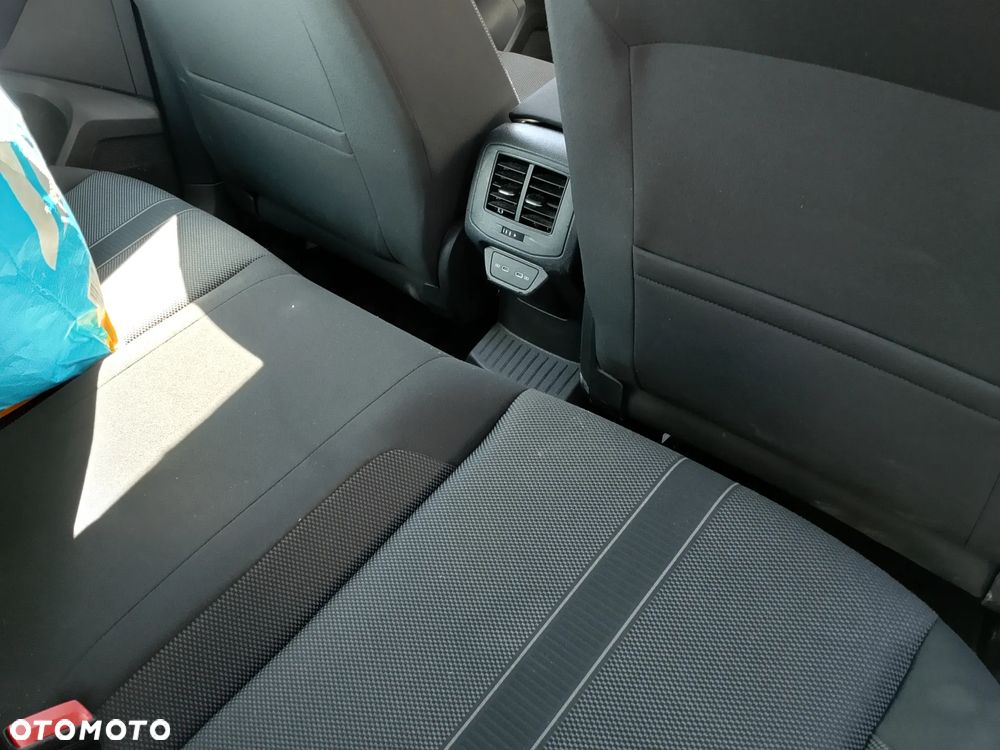 Volkswagen T-Roc - 15