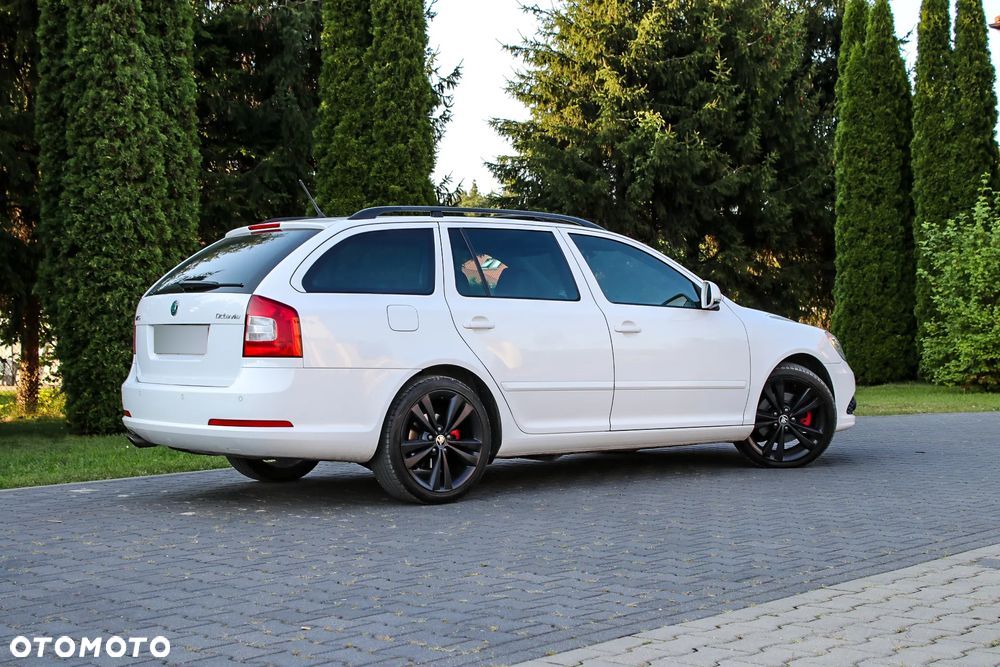 Skoda Octavia Combi 2.0 TDI CR DPF RS - 15