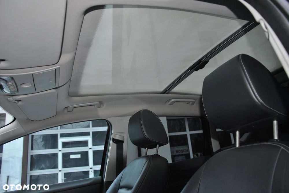 Ford Kuga 2.0 TDCi 2x4 Titanium - 11