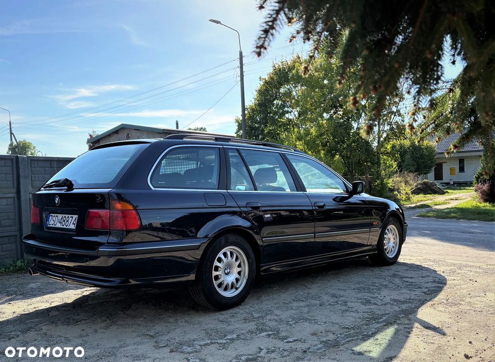 BMW Seria 5 523i - 6
