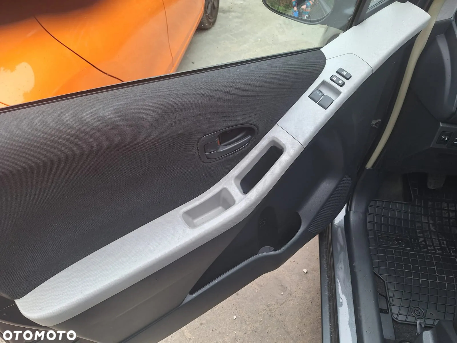 Toyota Yaris 1.33 Terra - 2