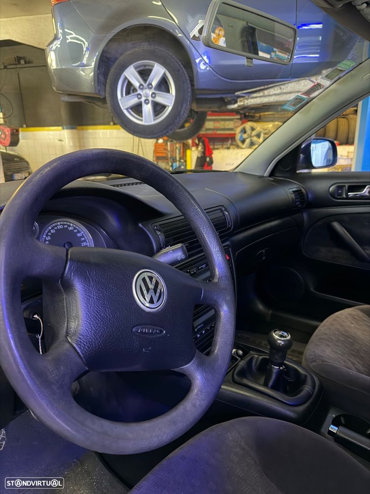 VW Passat Variant 1.6 Confortline - 2