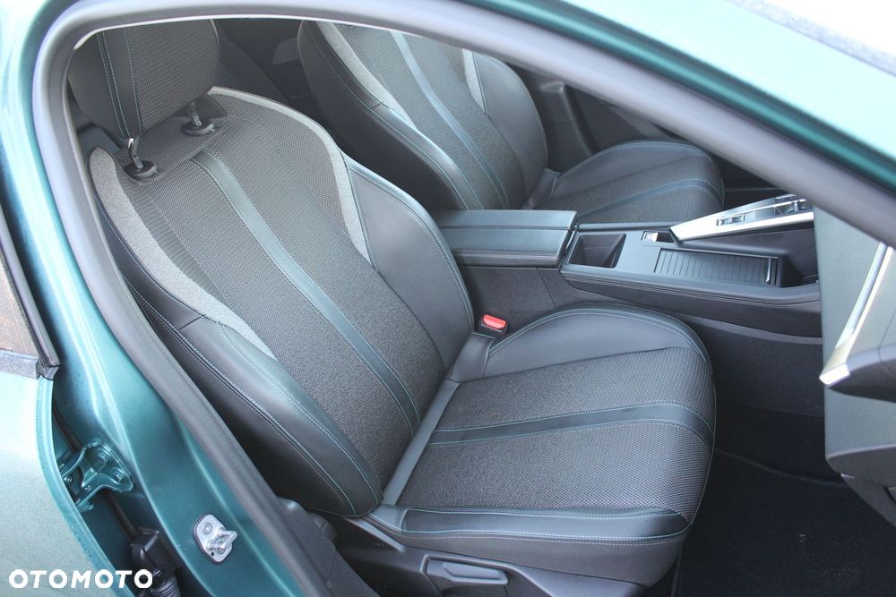 Peugeot 308 1.6 Hybrid PHEV Allure EAT8 - 12