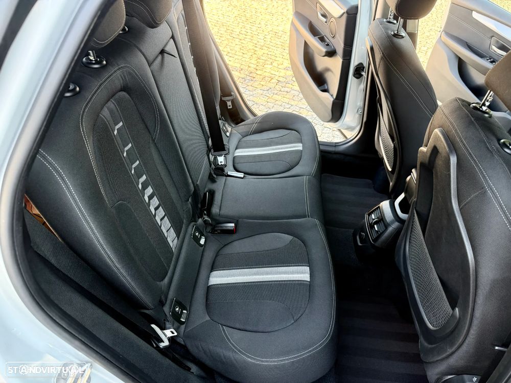 BMW 218 Active Tourer d Line Sport - 7