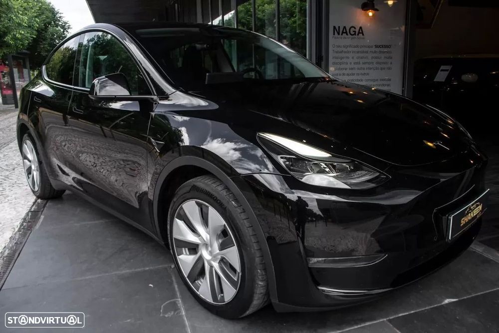 Tesla Model Y - 6