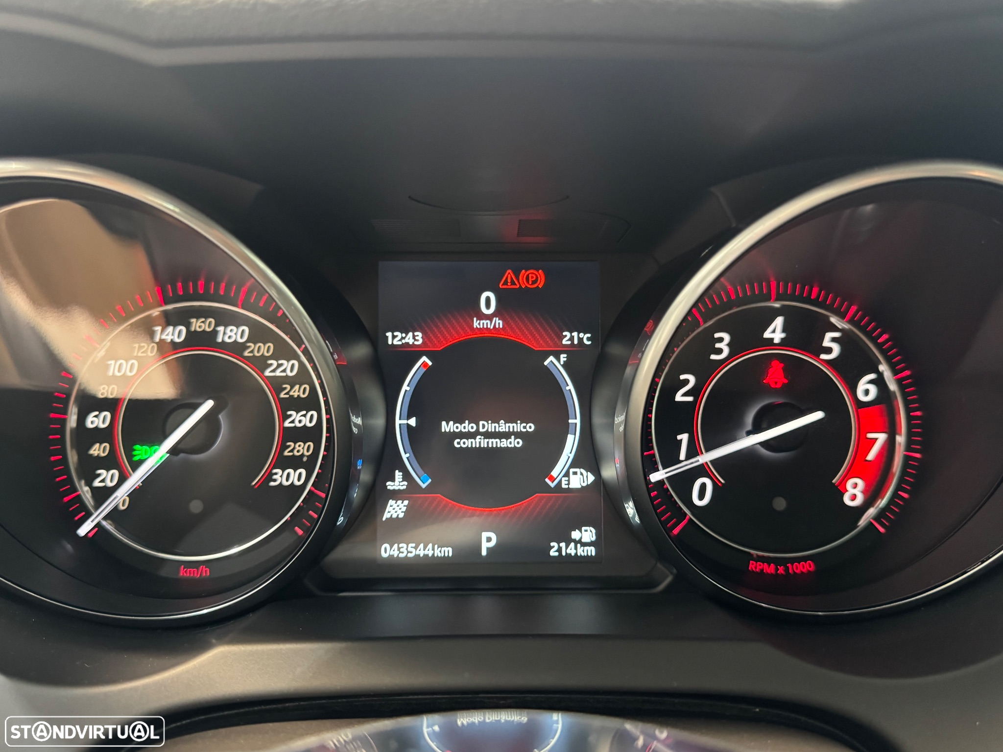 Jaguar F-Type 2.0 i4 R-Dynamic - 36
