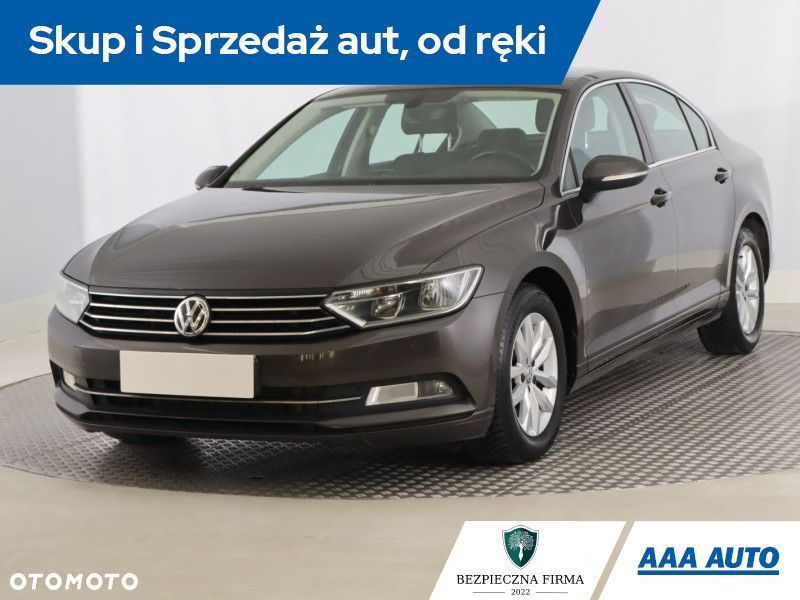 Volkswagen Passat - 3