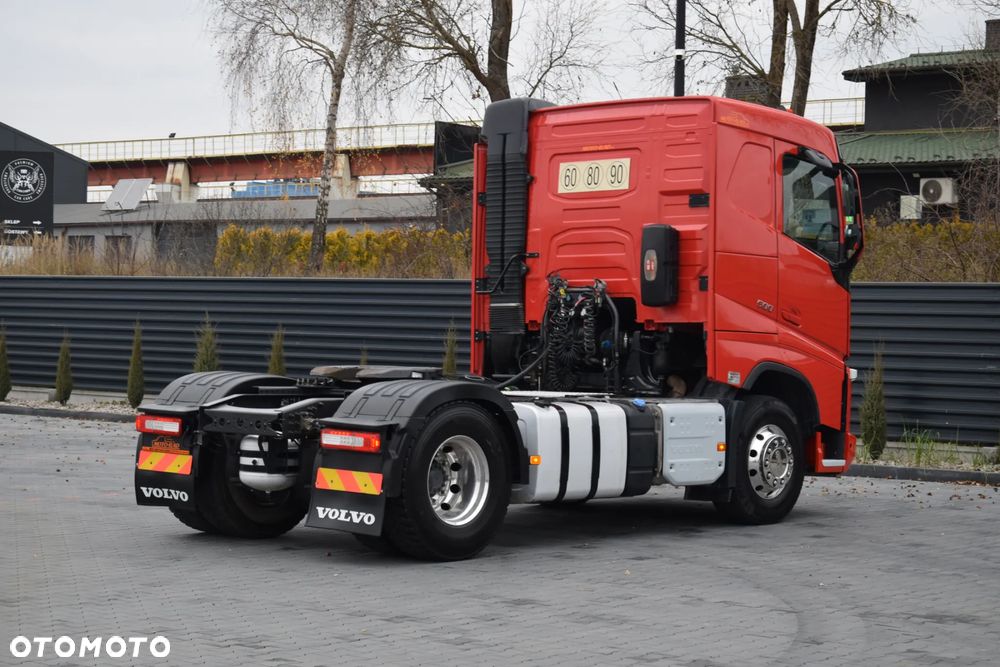 Volvo FH500 / NISKA KABINA / HYDRAULIKA / EURO 6 / ACC / LEDY / ALUFELGI / SERWISOWANY / SPROWADZONY - 5