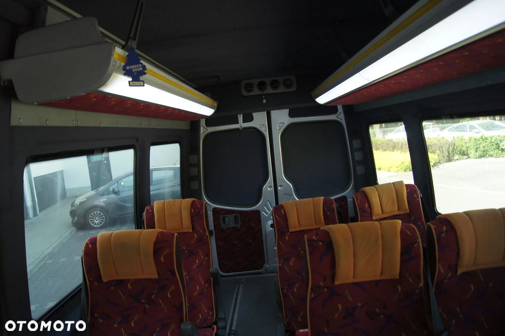 Mercedes-Benz Sprinter - 16